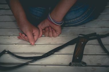 tehlike saldırı kavramı: Terör suçluları kaçırmaya genç kadın h