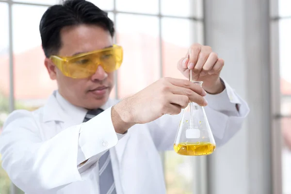 Science health chemical medical concept : scientist analysis che — Stock Photo, Image