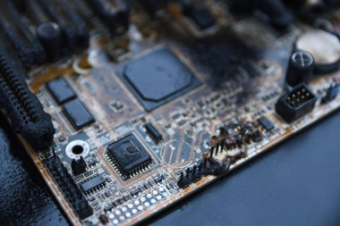 Masaüstü Bilgisayarı, İşlemci Gpu video kartını, belleği, çipi, soğutucuyu yaktıktan sonra Hasar Verdi