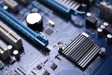 Bilgisayar ana kartı ve elektronik bileşenler Cpu gpu belleği ve bir video kartı için farklı soketler