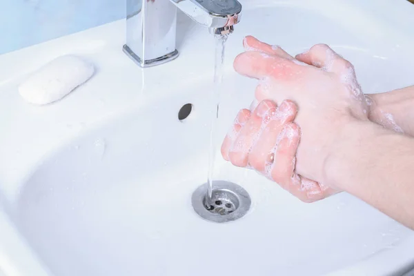 Handen Wassen Gootsteen Wrijven Met Zeep Man Voor Corona Virus — Stockfoto