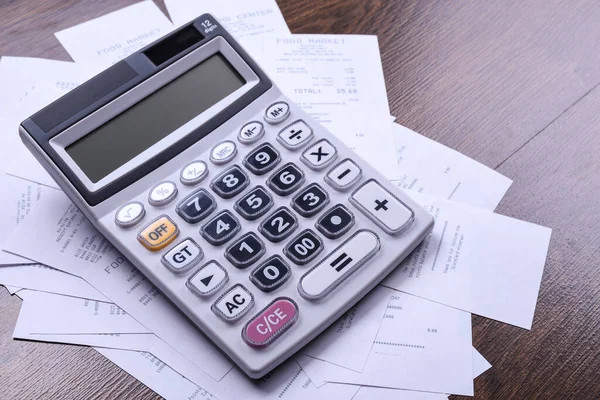 Teclado Calculadora Con Cheques Tienda Compras Fondo Piso Madera Vista — Foto de Stock