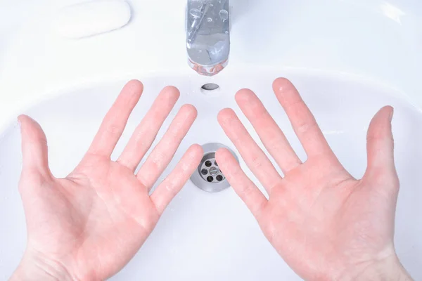 Handen Wassen Gootsteen Wrijven Met Zeep Man Voor Corona Virus — Stockfoto