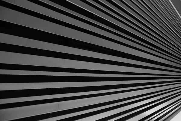 siyah ve beyaz çizgili arkaplan.