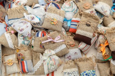 çok renkli hediye torbalar Fuarı üzerinde muhtelif