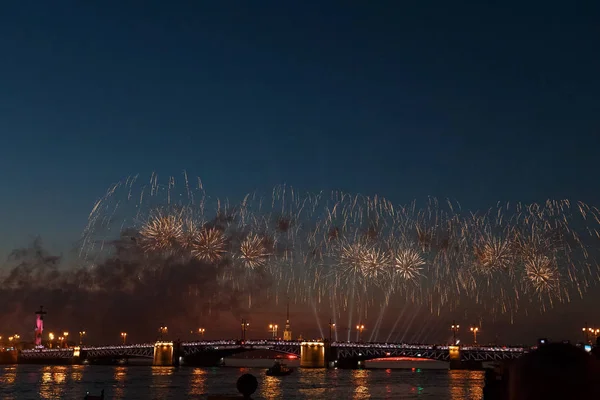 Exhibición de fuegos artificiales de Nueva York del puerto de Sydney de renombre mundial . — Foto de Stock