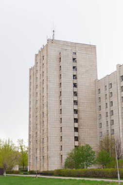 prekast beton döşeme ile yapılan bina.