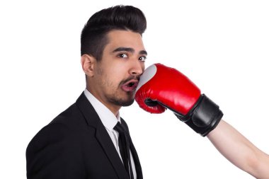 İş ve kutusu, boks eldivenleri bizzat vurabilir