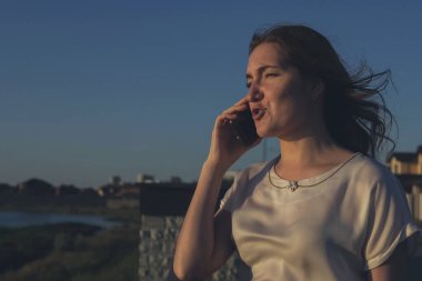 Sunset bulvarında Evet ciddi kız.