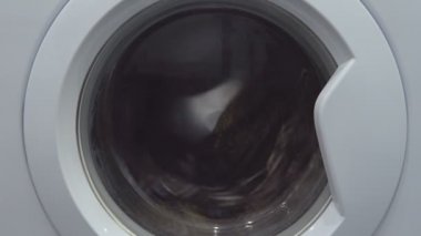 Endüstriyel yıkama makinesi çalışma.