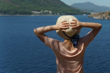 Sıcak ülkelerde tatil insan