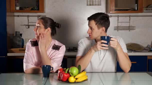 Man talks with girlfriend drinking cup of coffee in morning — 비디오