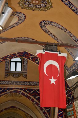 Ceistanbul, Türkiye, 02.18.2018. Milli Türkiye bayrağı ile Grand Bazar tavan.