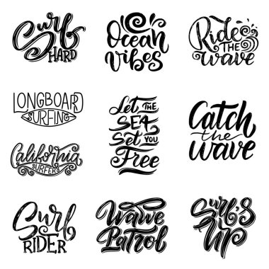 Posterler, baskılar, kartlar için bir dizi sörf harfi. Sörfle ilgili tekstil tasarımı. Vektör vintage çizimi.