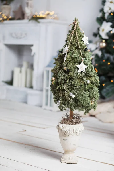 Decoração de Natal. Árvore de Natal com decoração Férias de inverno — Fotografia de Stock