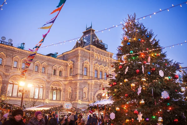 Kerstfee op het Rode Plein in Moskou, Russisch. Kerstcel — Stockfoto