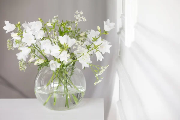 Buquê Sinos Doces Vaso Luz Manhã Quarto Decoração Casa Macia — Fotografia de Stock