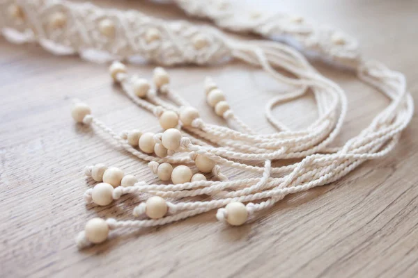 Handgemaakte Macrame Jurk Riem Natuurlijke Katoenen Draden Houten Kralen Stijlvolle — Stockfoto