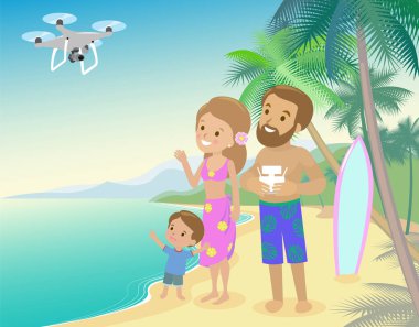 Tatil vektör videodan fotoğraf çekmek için aile kadın adam anne baba ve çocuk çocuk evlat palm serfboard tatil başlatmak dron quadrocopter ile deniz kıyısı