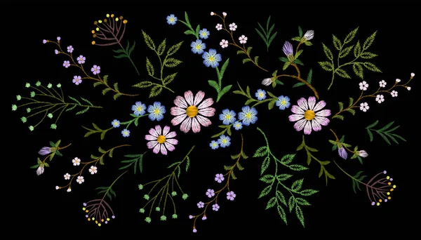 Vyšívací trend květinový vzor malé větve bylina daisy s malou modrou fialový květ. Zdobené tradiční folk módní oprava konstrukce výstřih květy na černém pozadí vektorové ilustrace — Stockový vektor