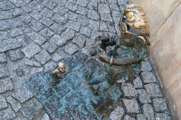 Detalle Una Las Estatuas Gnomo Wroclaw Polonia Escondido Las Calles —  Fotos de Stock