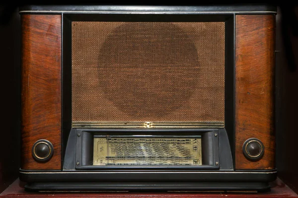 Old Retro Wooden Radio Receiver Great Condition Antique Design Artifact — Stock Photo, Image