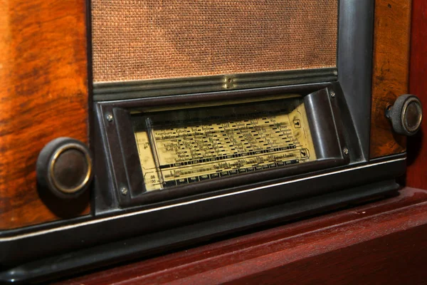 Old Retro Wooden Radio Receiver Great Condition Antique Design Artifact — Stock Photo, Image