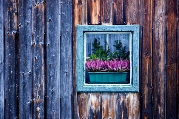 Heather Window Wooden Cottage — Stock Photo, Image