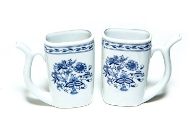 Spalarda maden suyu içmek için kullanılan geleneksel sürahi..