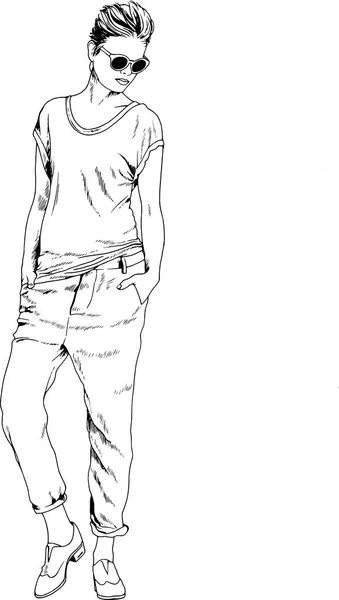 Bela menina magro em roupas casuais, desenhado em tinta à mão esboço — Vetor de Stock