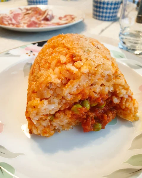 Σπιτικό Πιάτο Ρύζι Και Σάλτσα Κρέατος Σαν Αραντσίνο — Φωτογραφία Αρχείου