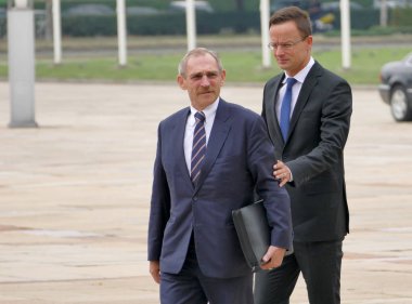 Macaristan, Sandor Pinter ve yabancı bakan İçişleri Bakanı