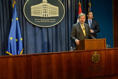 Ortak basın toplantısı Vuciç Sırp Pm ve Komiseri Hahn