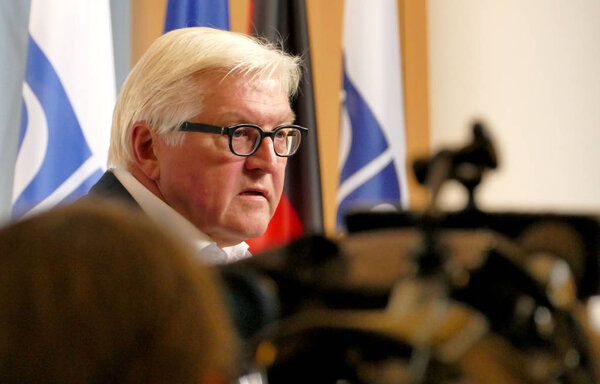 Федеральный министр иностранных дел д-р Франк-Вальтер Штайнмайер проводит пресс-конференцию
