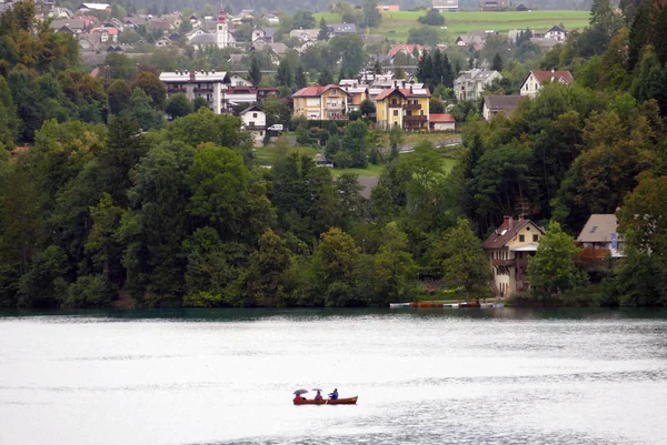 Barcos en el lago Bled, Eslovenia . — Foto de Stock
