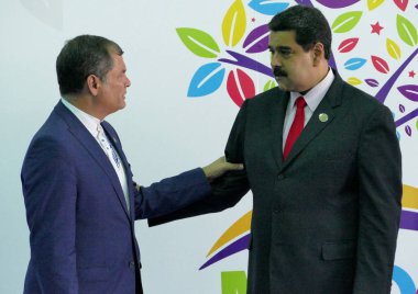Ekvador başkanı Rafael Correa ve Venezüella devlet başkanı Nico
