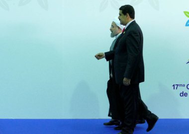 İran devlet başkanı Hasan Rouhani ve Venezüella devlet başkanı Nicolas