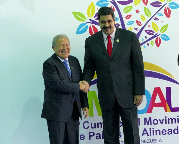 Il presidente salvadoregno Salvador Sanchez Ceren e il presidente venezuelano — Foto Stock
