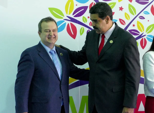 Ministro dos Negócios Estrangeiros da Sérvia Ivica Dacic e Presidente venezuelano N — Fotografia de Stock