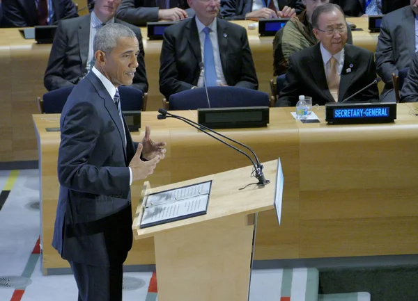 President Barack Obama värd en ledarnas toppmöte om Global Re — Stockfoto