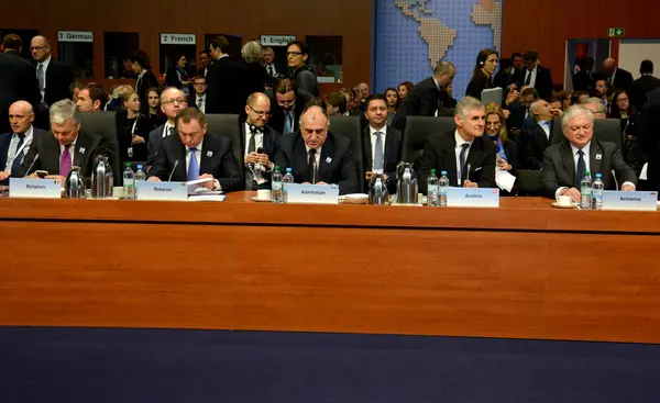 23 ハンブルクの Osce 閣僚評議会 — ストック写真