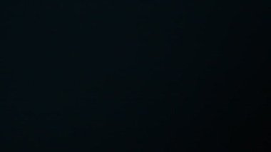 Siyah bir arka plan üzerinde suç sözcük yazma