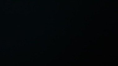 Siyah bir arka plan üzerine yazarak kelime, temizleyin