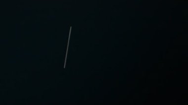 Siyah bir arka plan üzerine yazarak kelime, patron