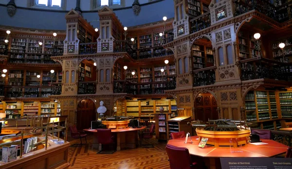 Bibliotheek van het Parlement in Ottawa Rechtenvrije Stockfoto's