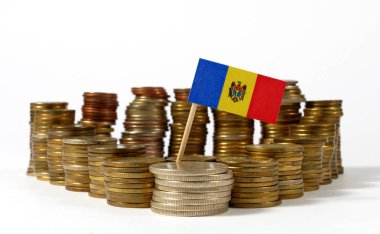 Para sikke yığını ile sallayarak Moldova bayrağı