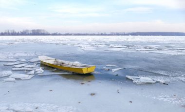 Belgrad, Sırbistan için dondurulmuş Tuna Nehri