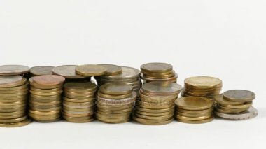 Kosta Rika bayrak sallayarak para sikke yığını ile