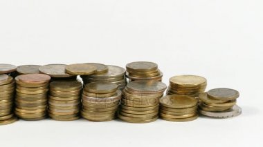 Para sikke yığını ile sallayarak Myanmar bayrağı