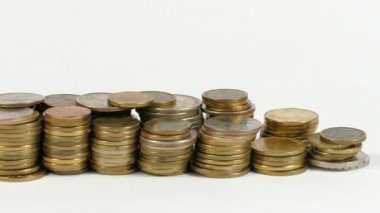 Para sikke yığını ile sallayarak Moğolistan bayrağı